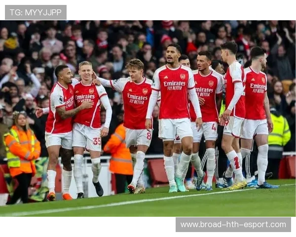 英超进攻套路多样化增强球队应变能力，英超训练足球