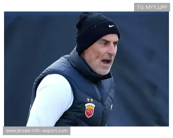 真要走？外媒：斯卢茨基愿回欧洲执教，报价合适可以离开申花，斯卢卡斯